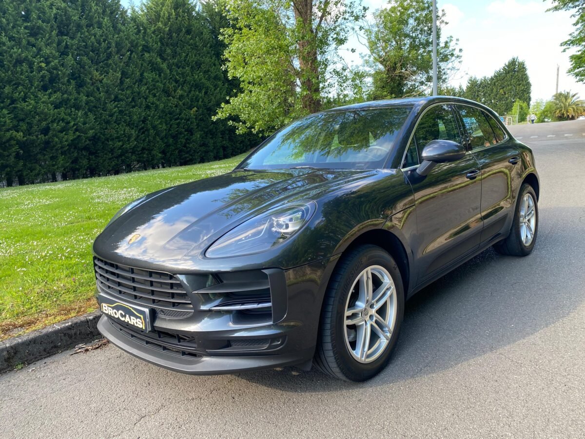 PORSCHE Macan