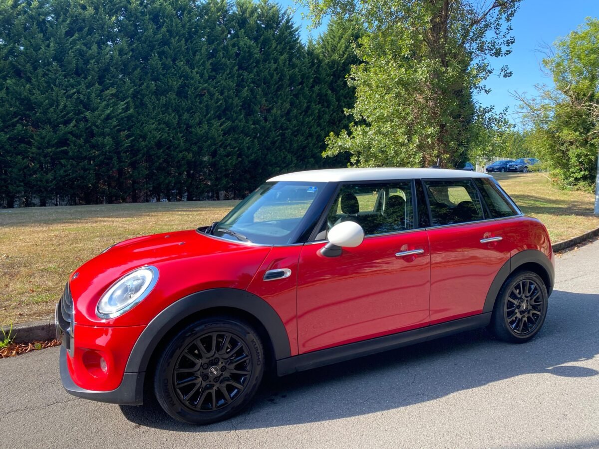 MINI Cooper  D 5 PUERTAS