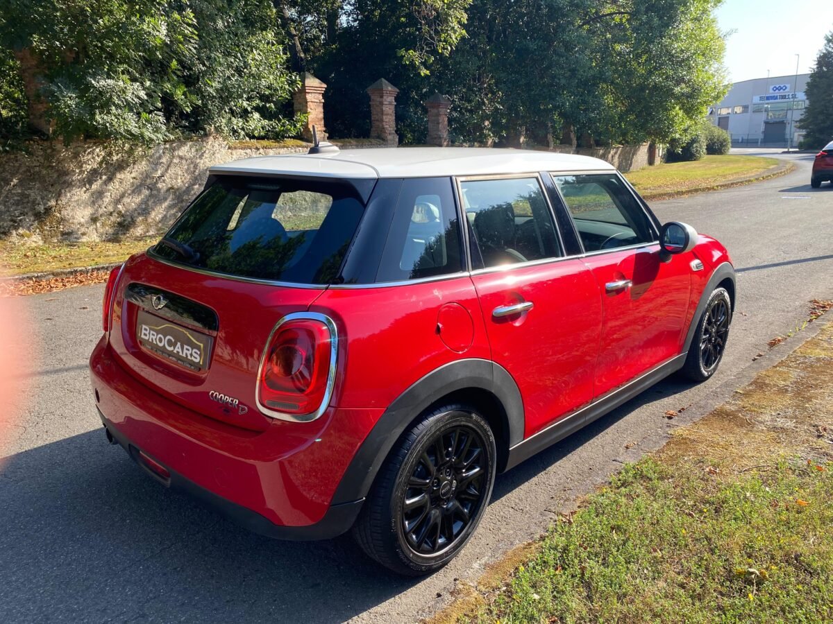 MINI Cooper  D 5 PUERTAS