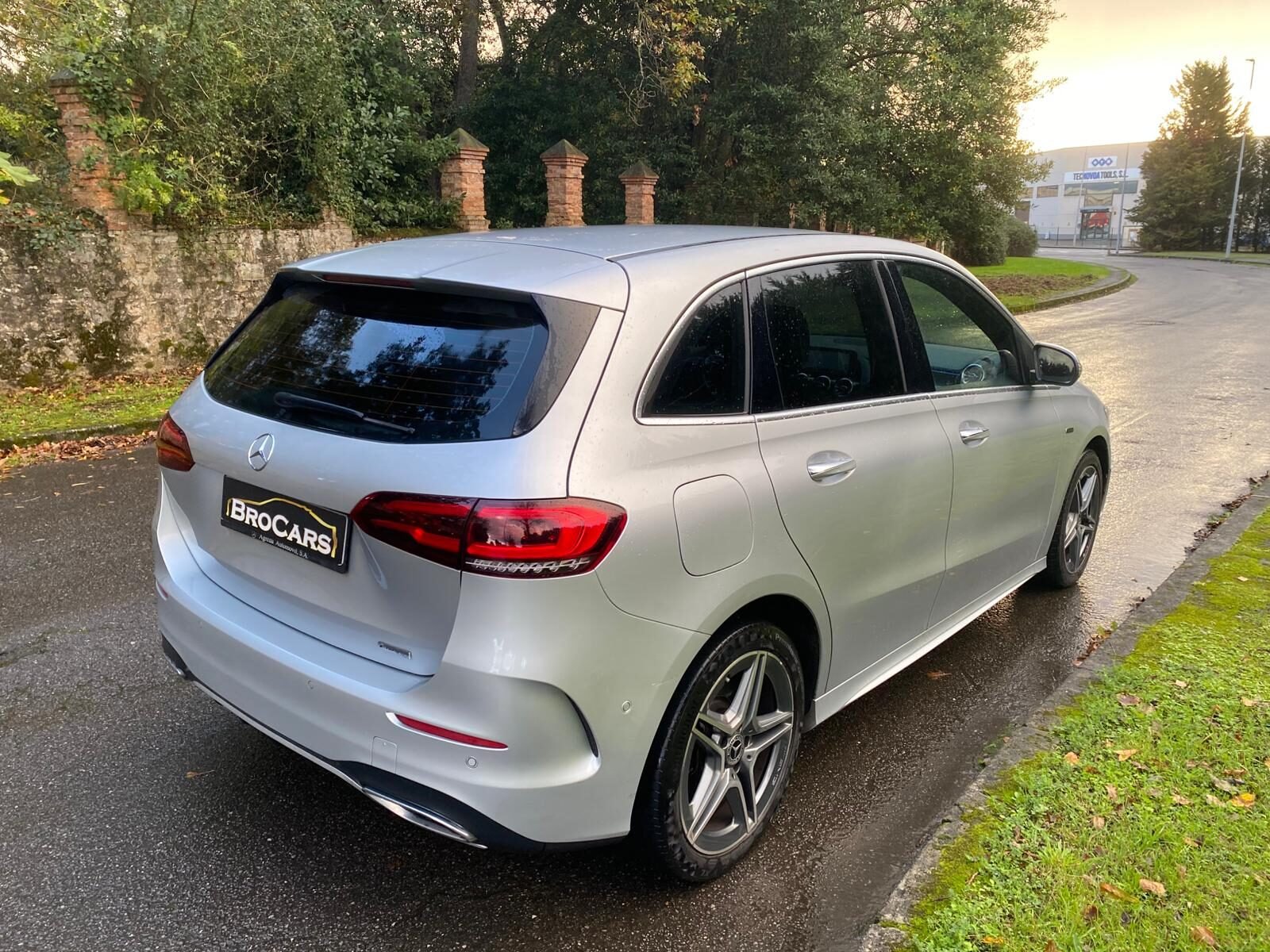 MERCEDES-BENZ B 250 E AMG 