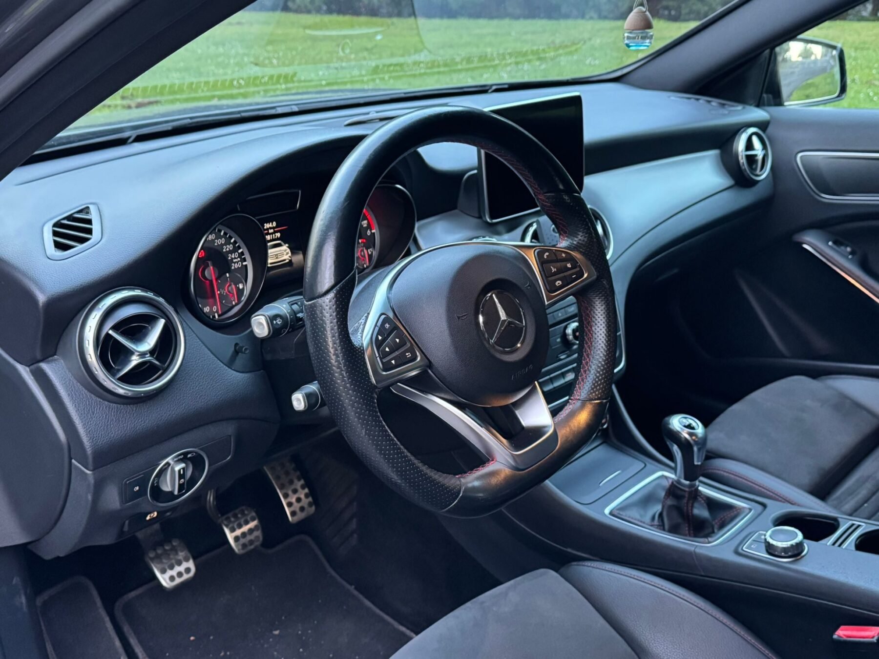 MERCEDES-BENZ GLA 200 CDI AMG LINE