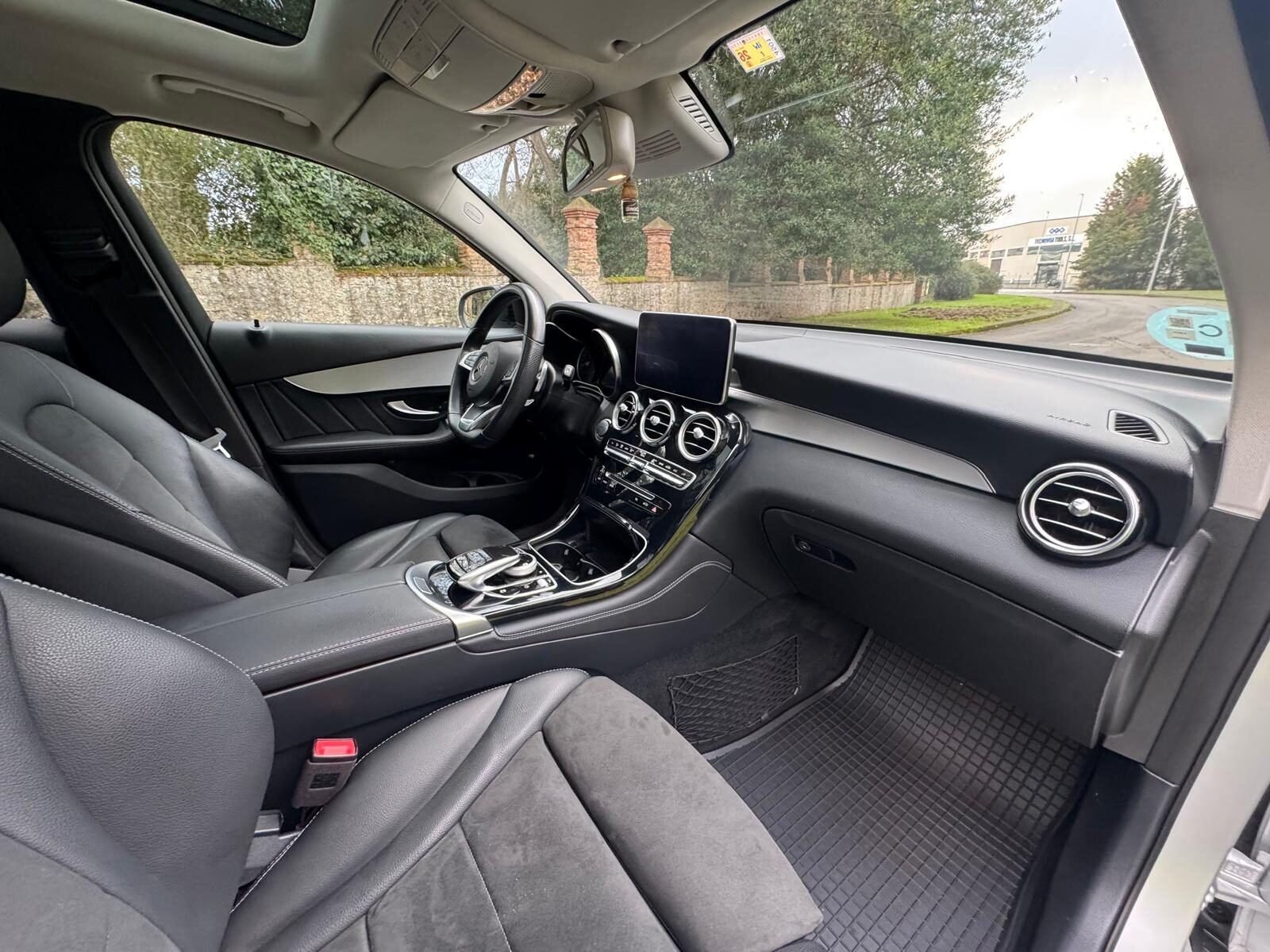 MERCEDES-BENZ GLC 250 AMG 4 MATIC