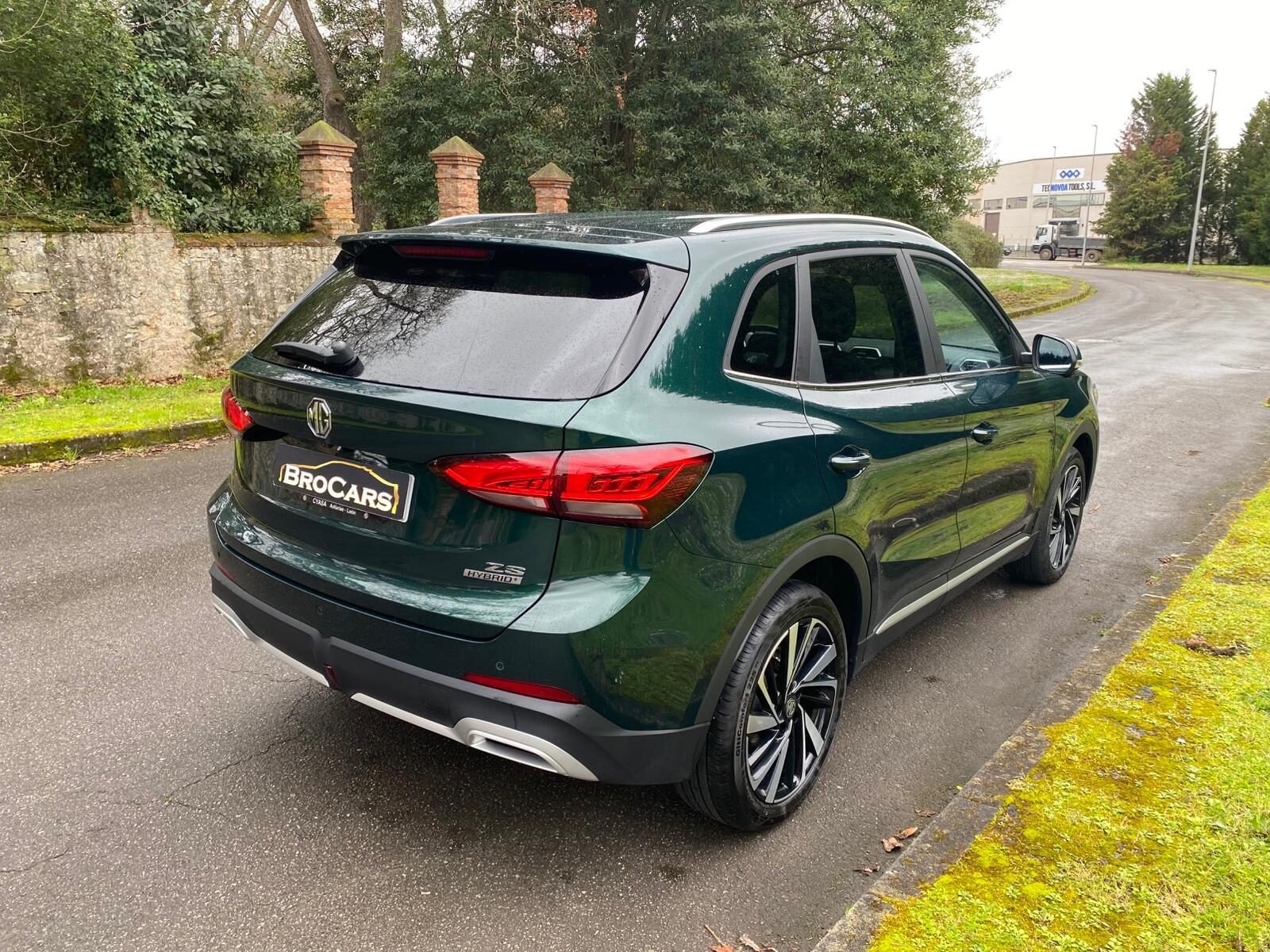 MG ZS HYBRID LUXURY