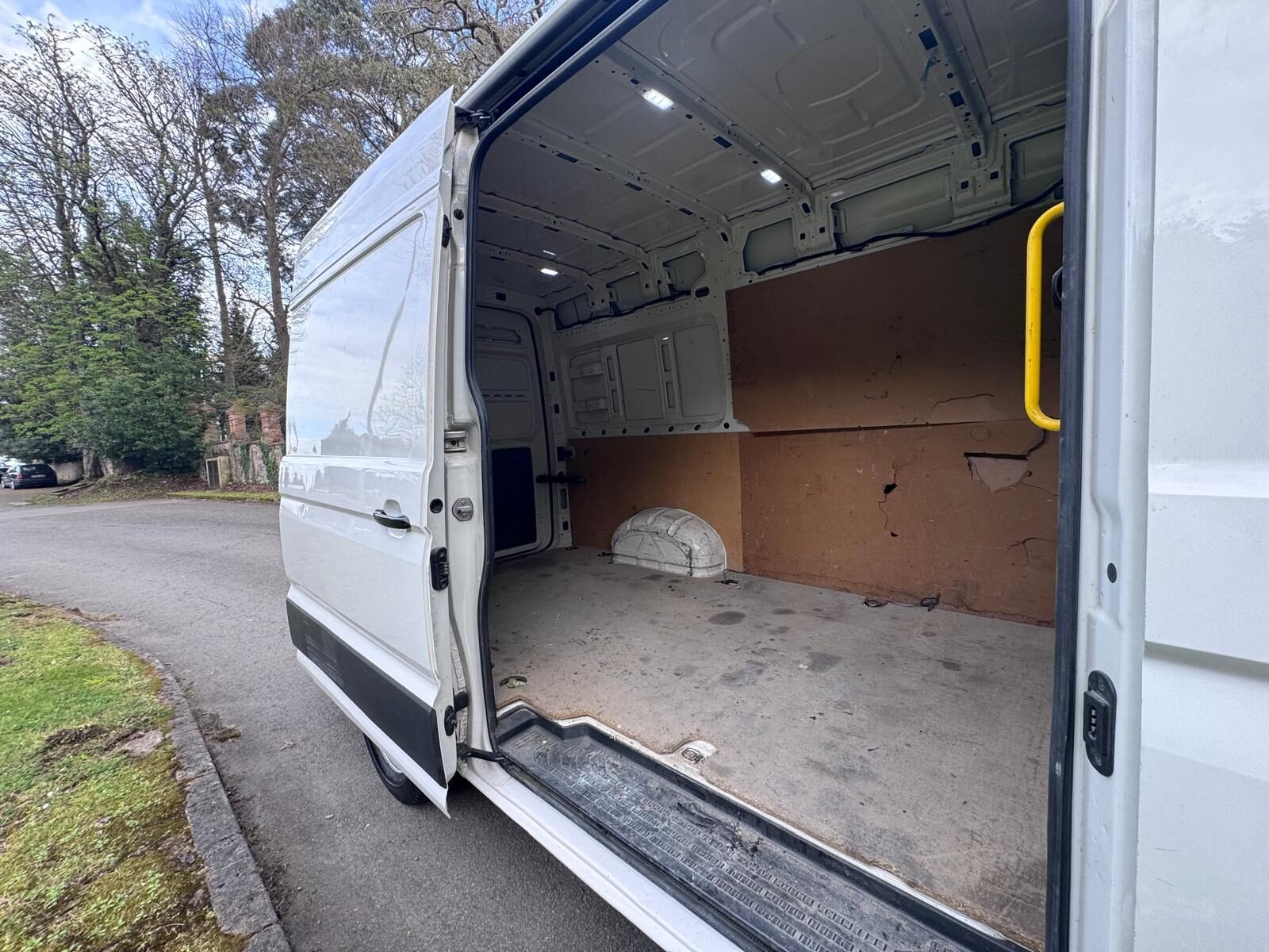 VOLKSWAGEN CRAFTER 2.0 TDI FURGON L3H2