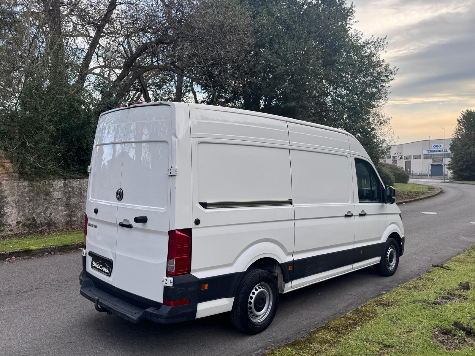 VOLKSWAGEN CRAFTER 2.0 TDI FURGON L3H2