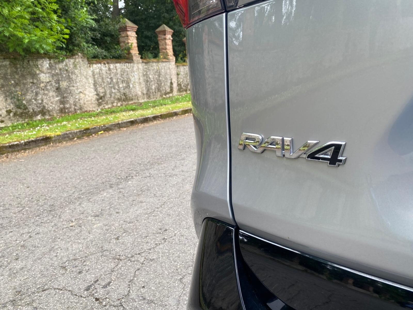 TOYOTA RAV4 2.5h FEEL