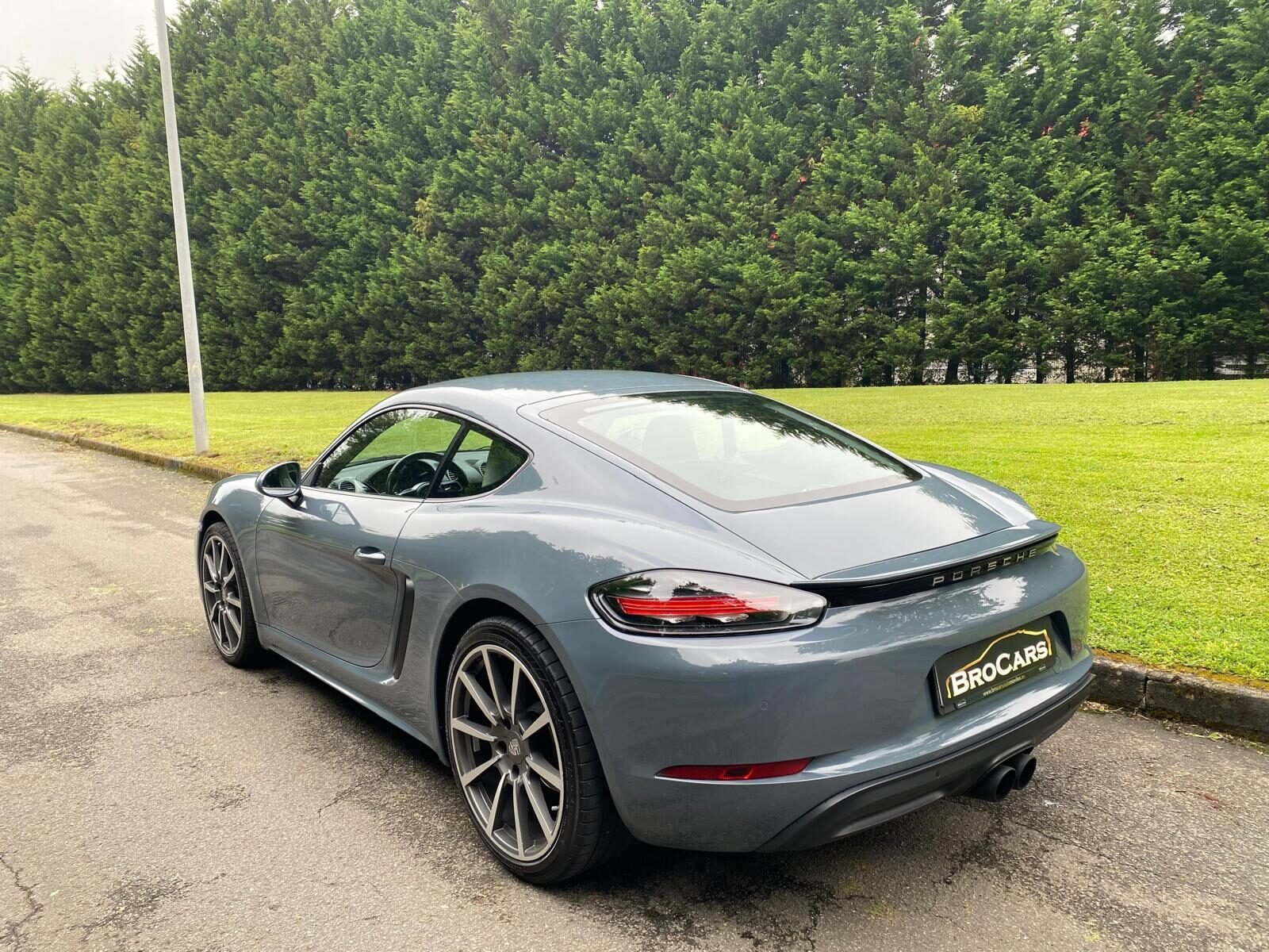 PORSCHE 718 Cayman