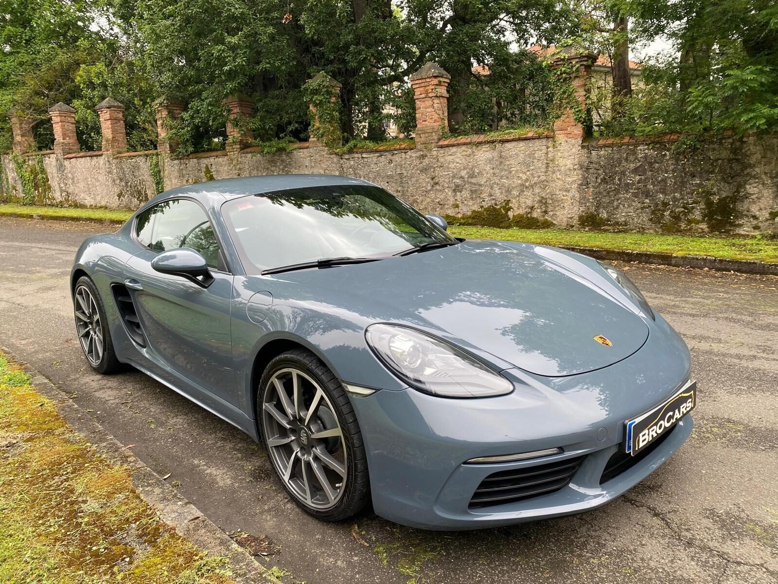 PORSCHE 718 Cayman