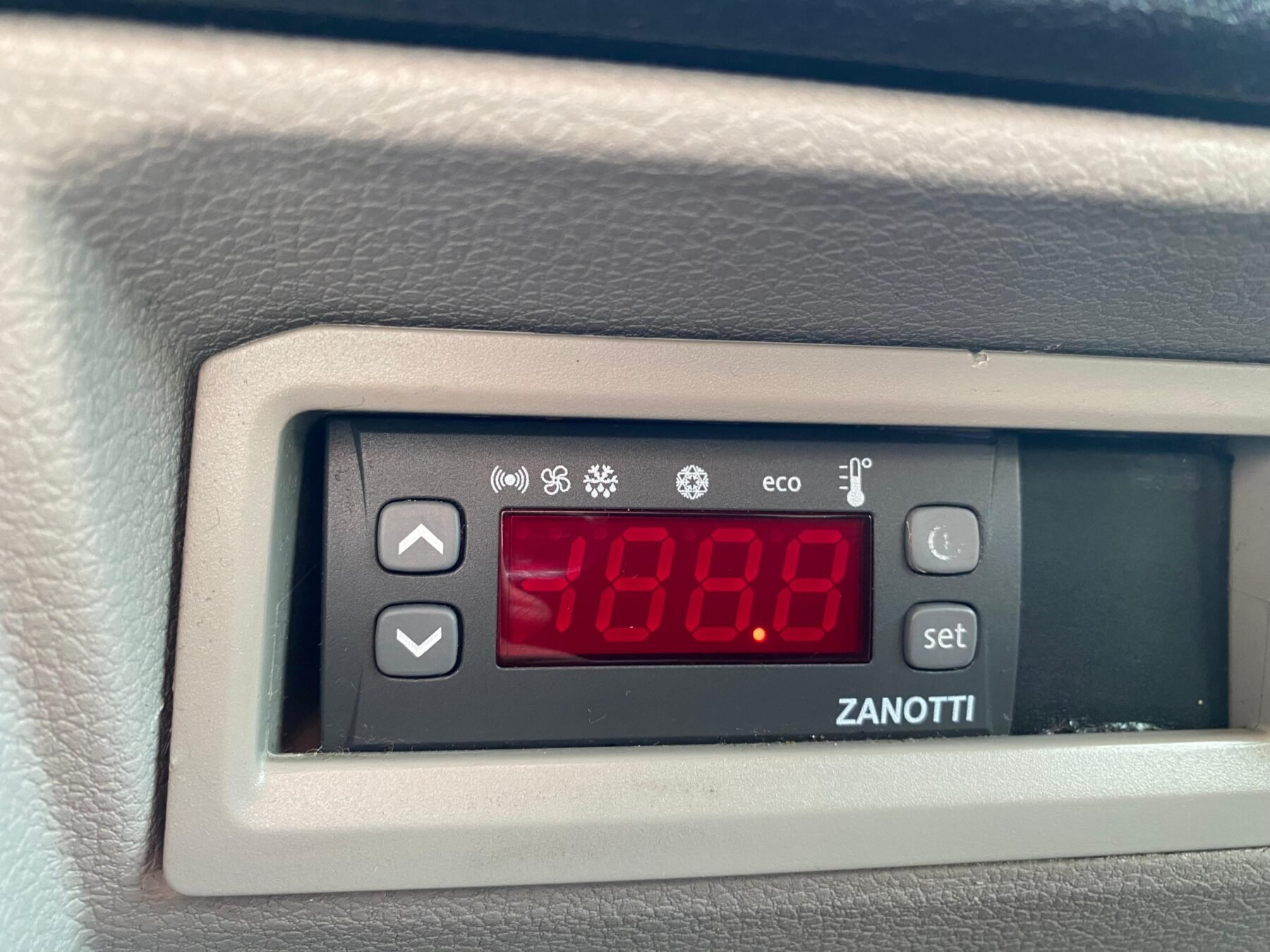 VOLKSWAGEN TRANSPORTER 2.0 TDI FURGON DSG 150 ISOTERMO+FRIO