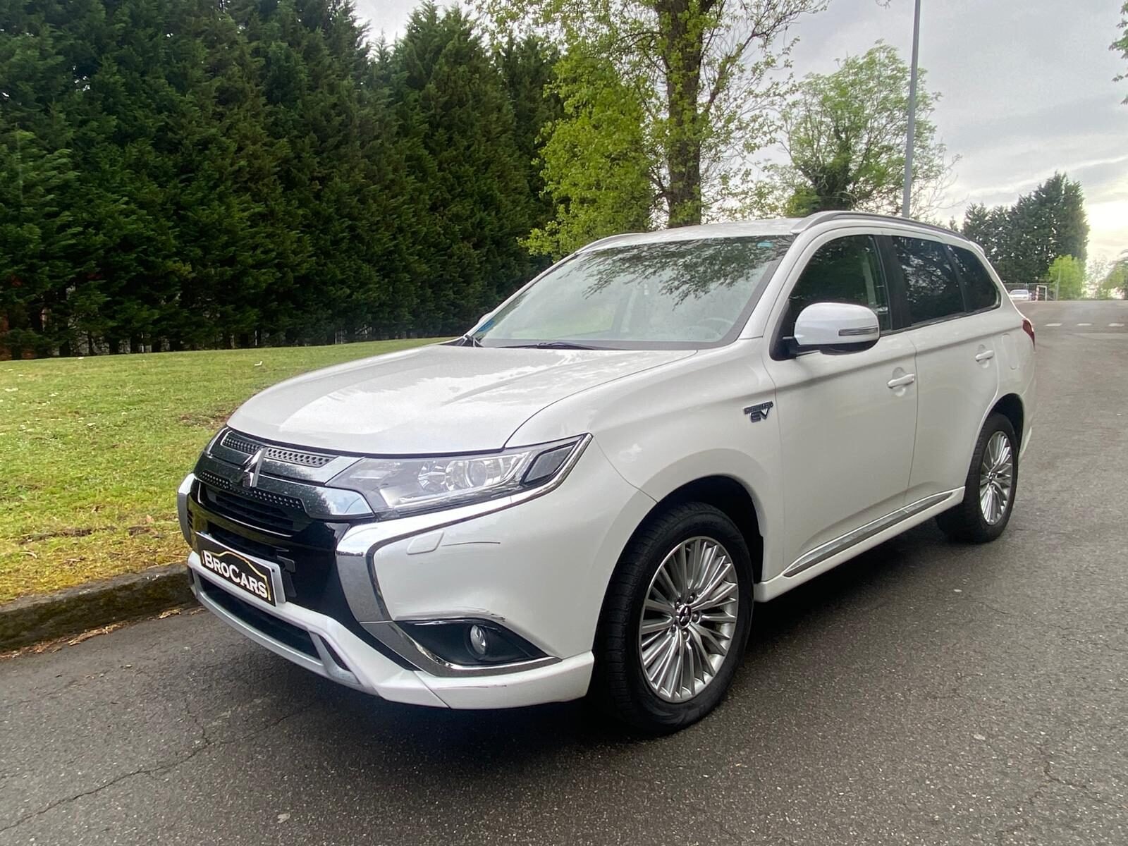 MITSUBISHI OUTLANDER 2.4 PHEV KAITEKI 
