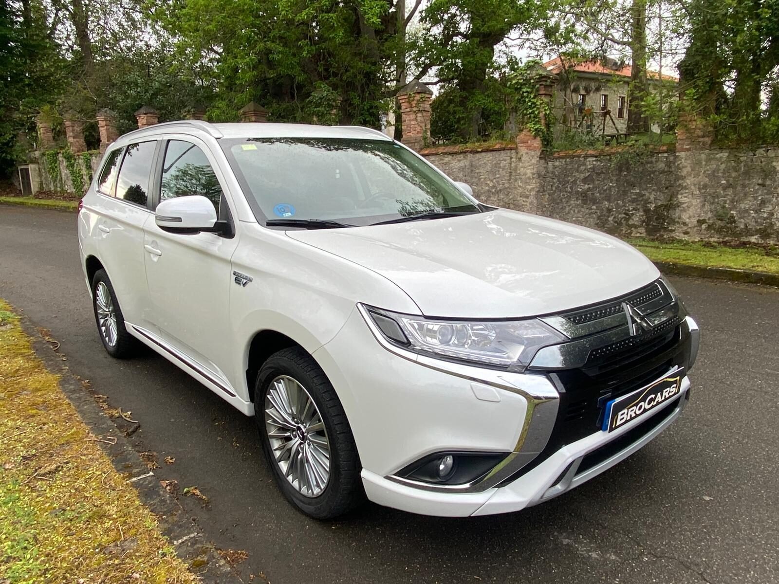 MITSUBISHI OUTLANDER 2.4 PHEV KAITEKI 