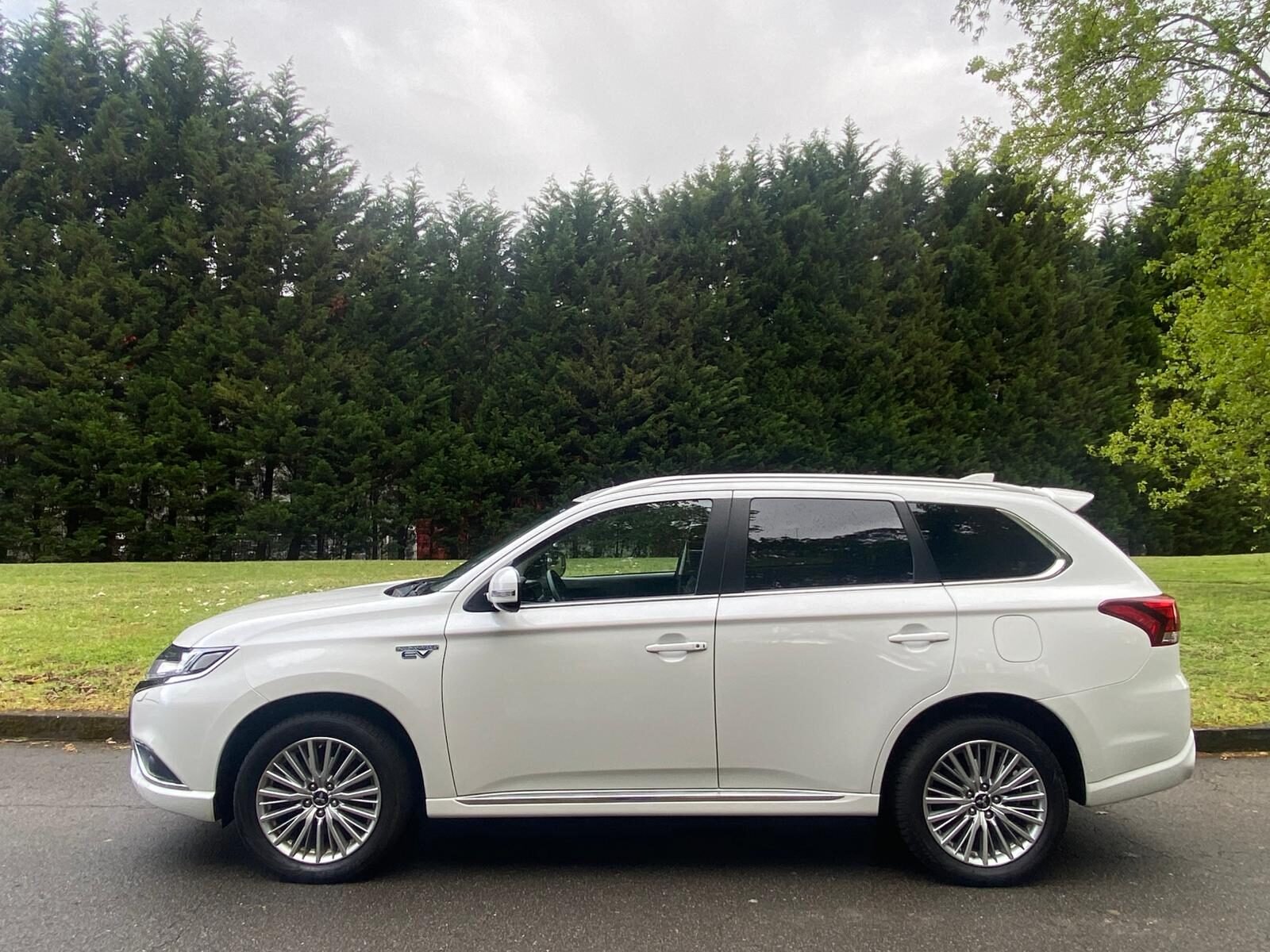 MITSUBISHI OUTLANDER 2.4 PHEV KAITEKI 