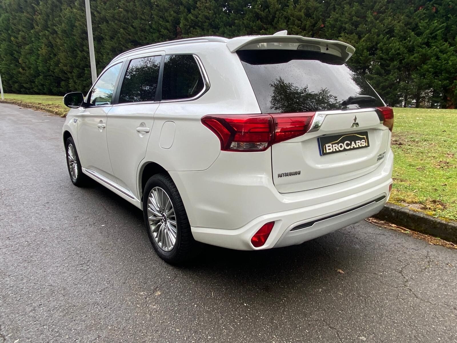 MITSUBISHI OUTLANDER 2.4 PHEV KAITEKI 