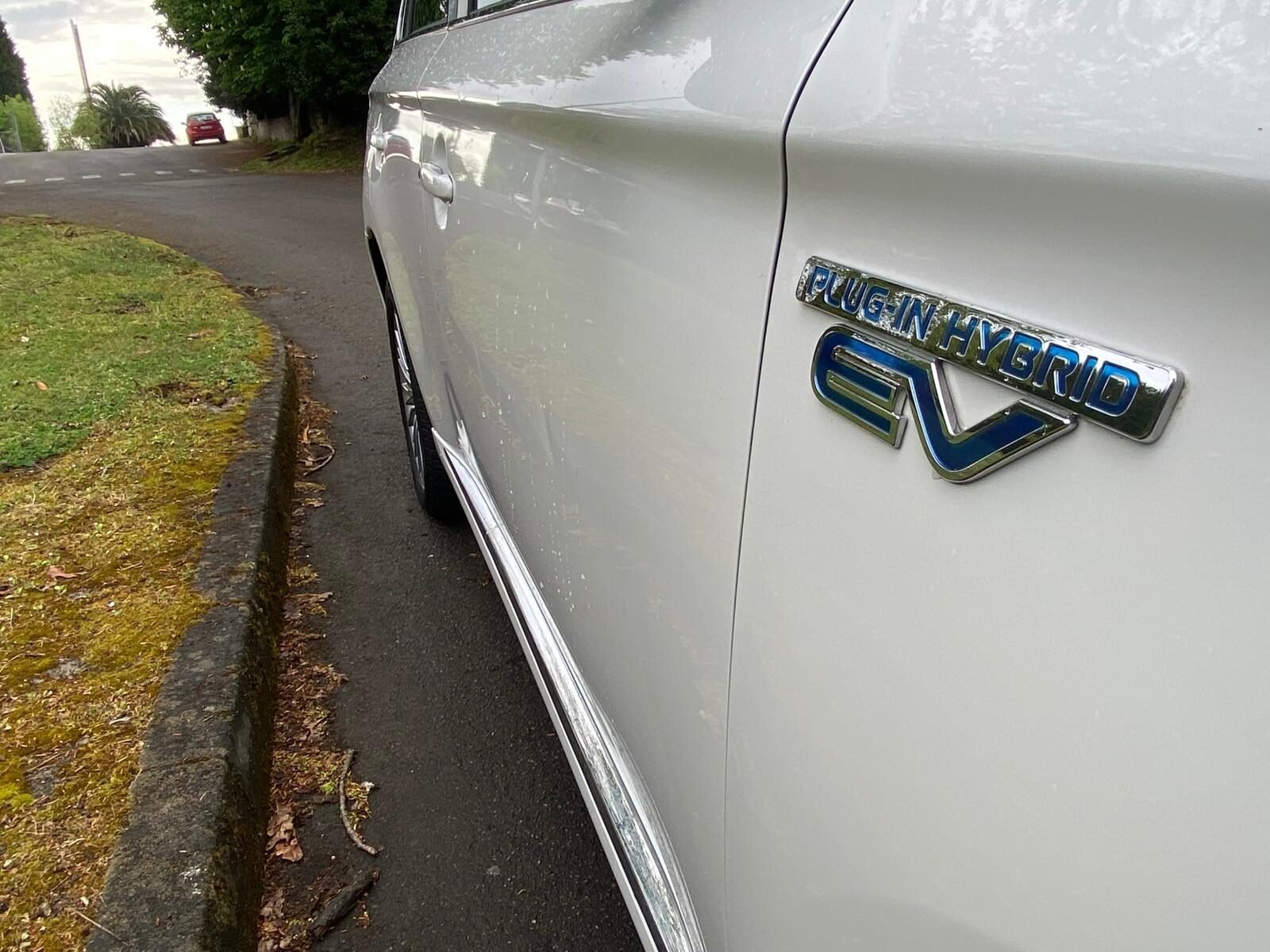 MITSUBISHI OUTLANDER 2.4 PHEV KAITEKI 