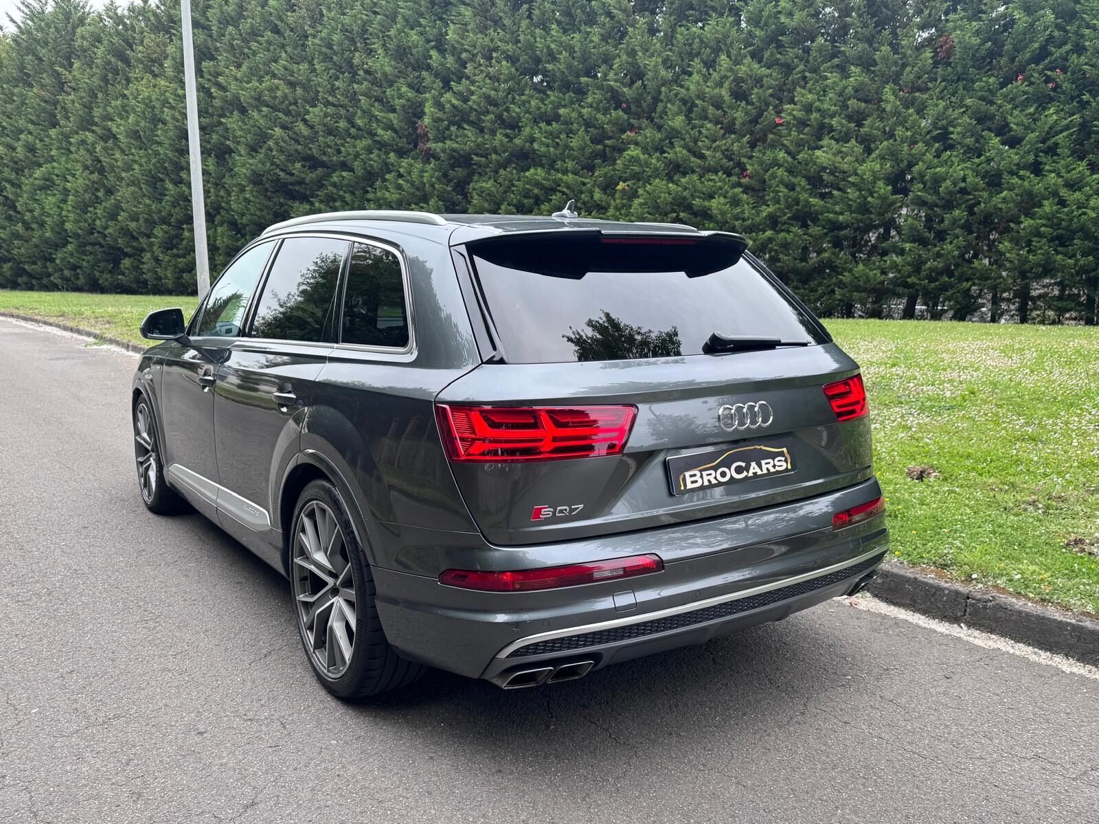 AUDI SQ7