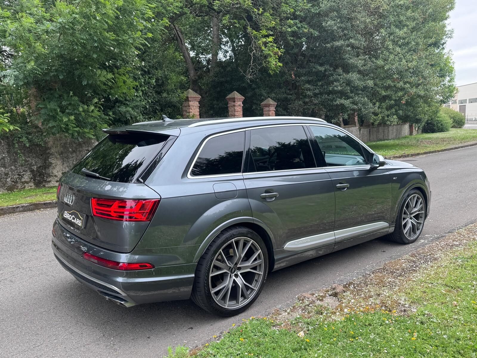 AUDI SQ7
