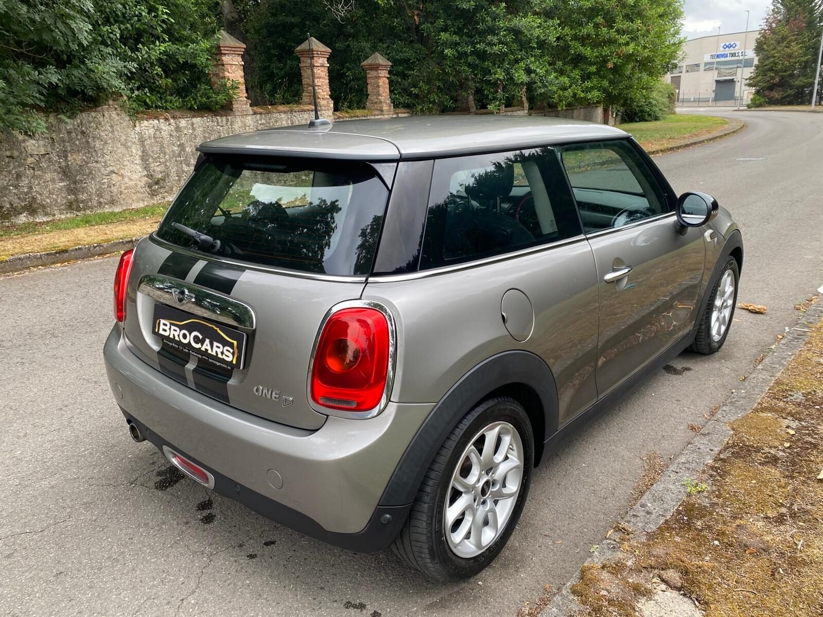 MINI One D