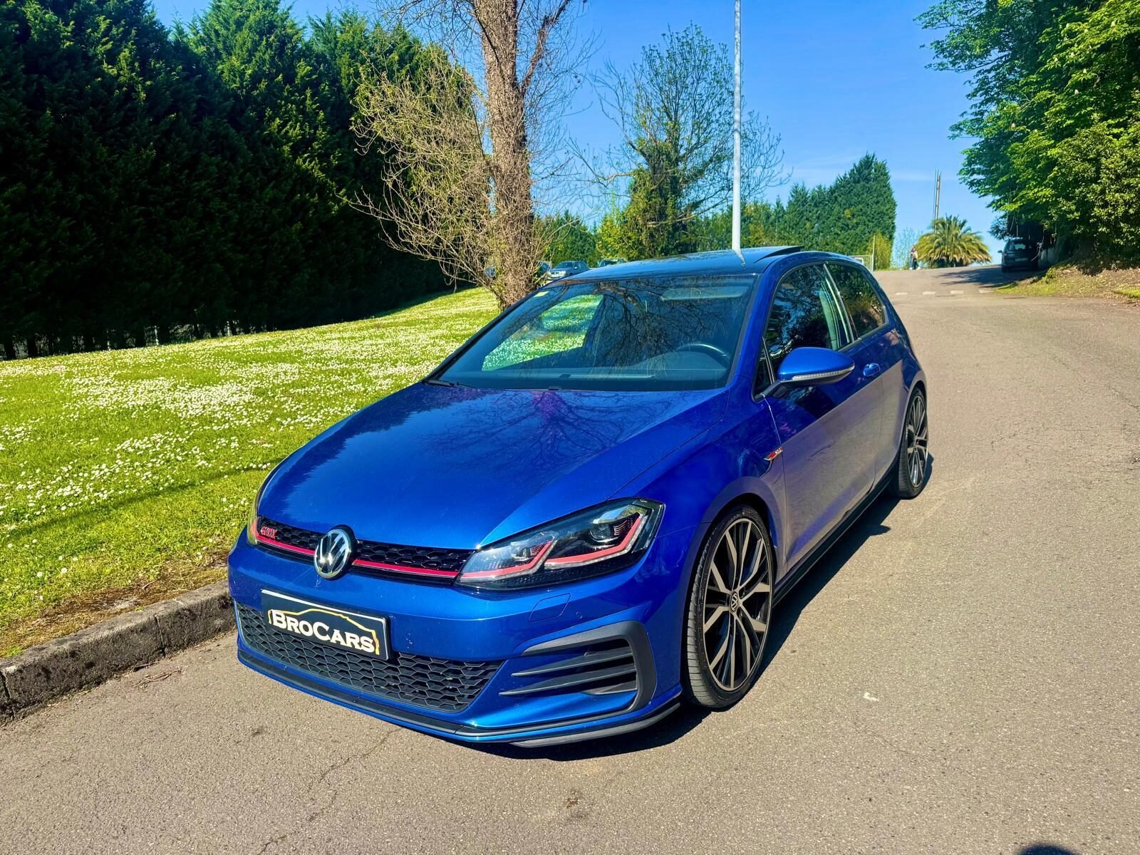 VOLKSWAGEN GOLF GTI 
