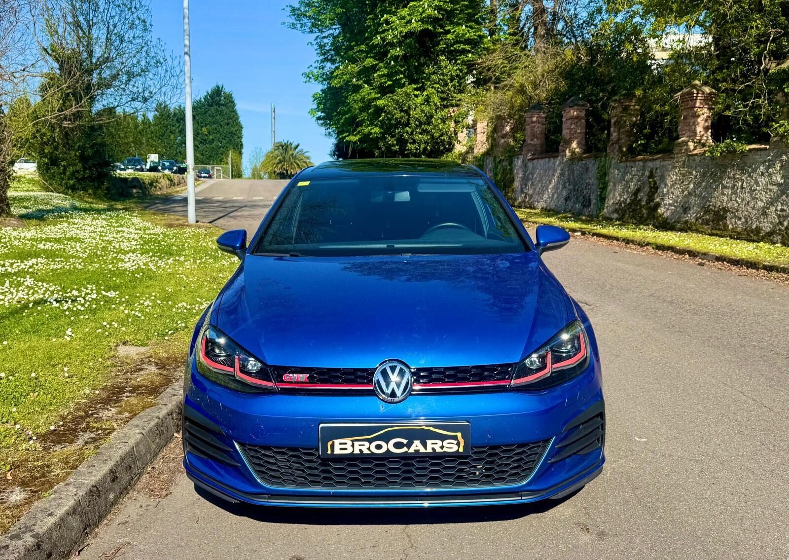 VOLKSWAGEN GOLF GTI 