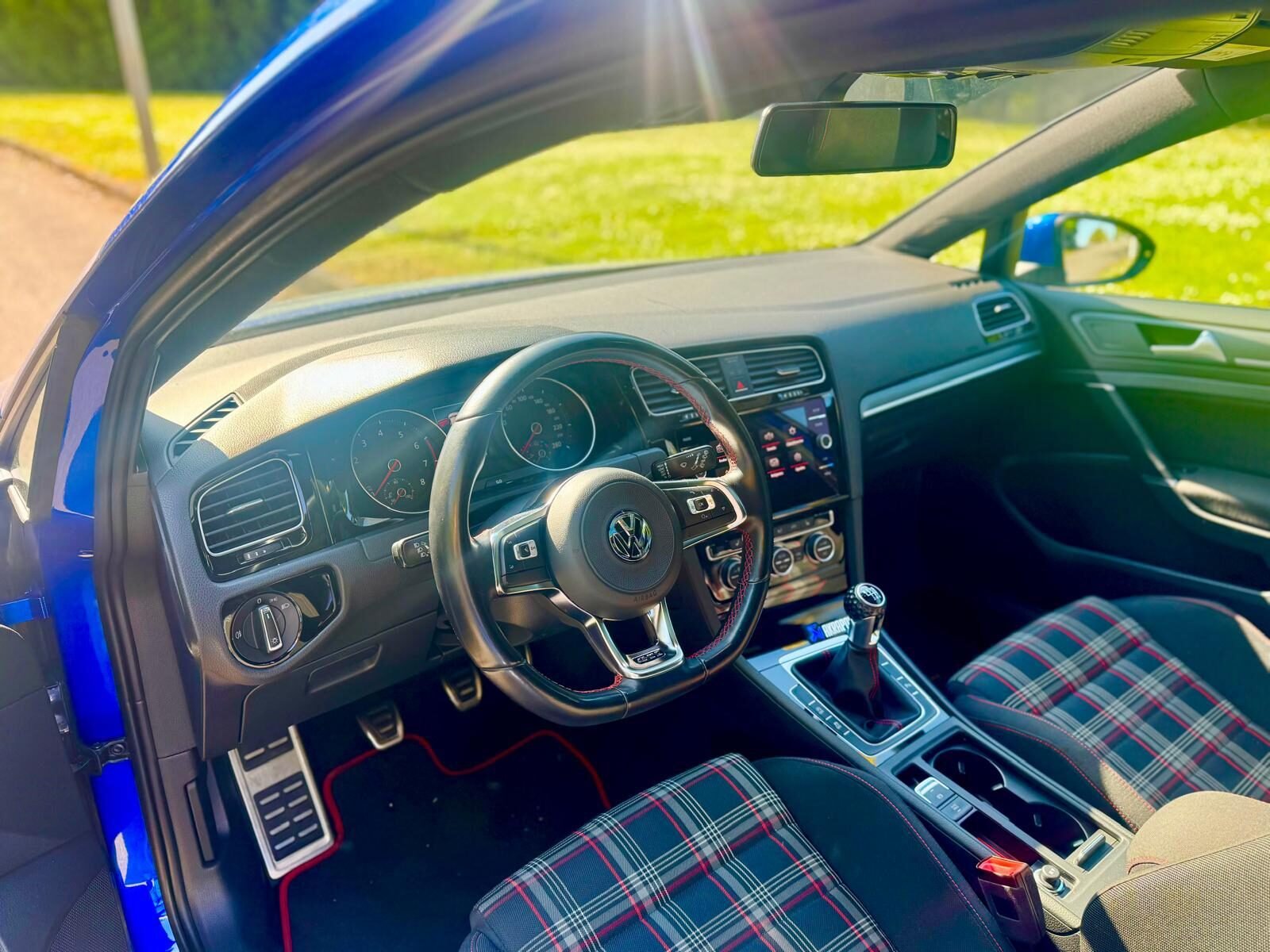 VOLKSWAGEN GOLF GTI 