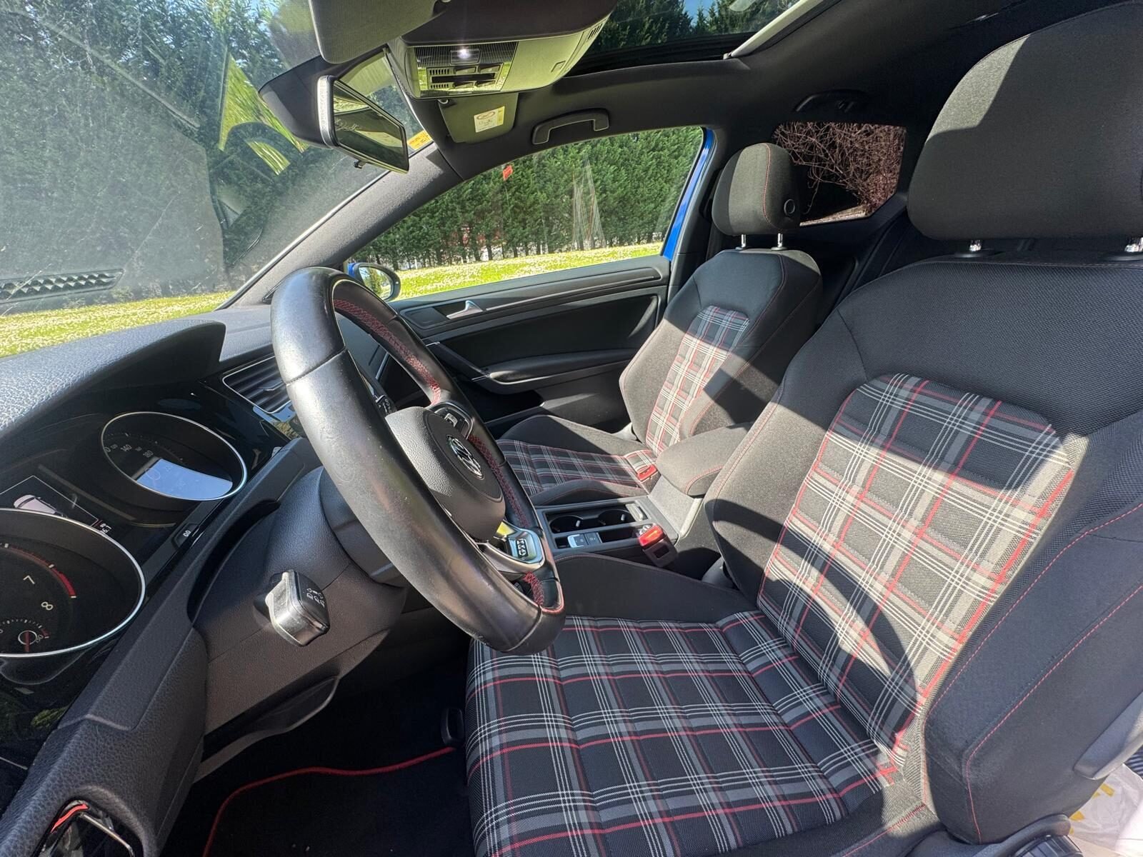 VOLKSWAGEN GOLF GTI 
