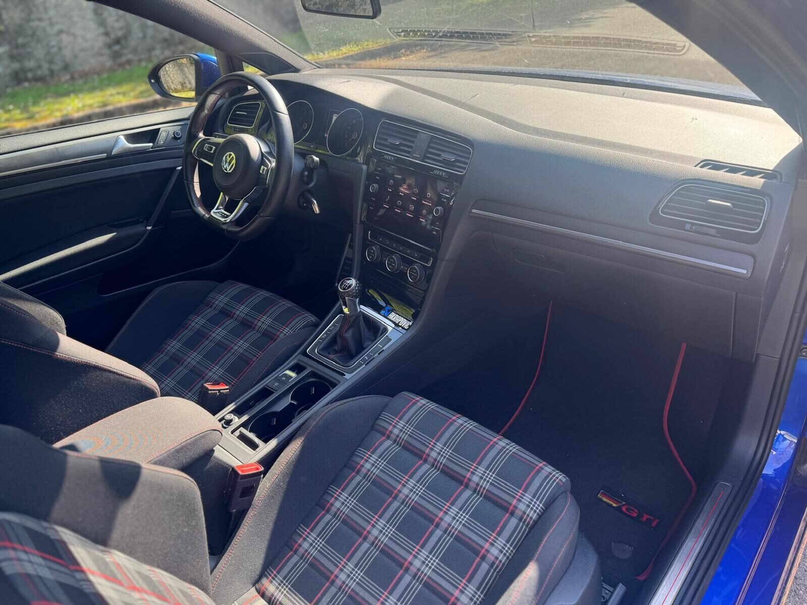 VOLKSWAGEN GOLF GTI 