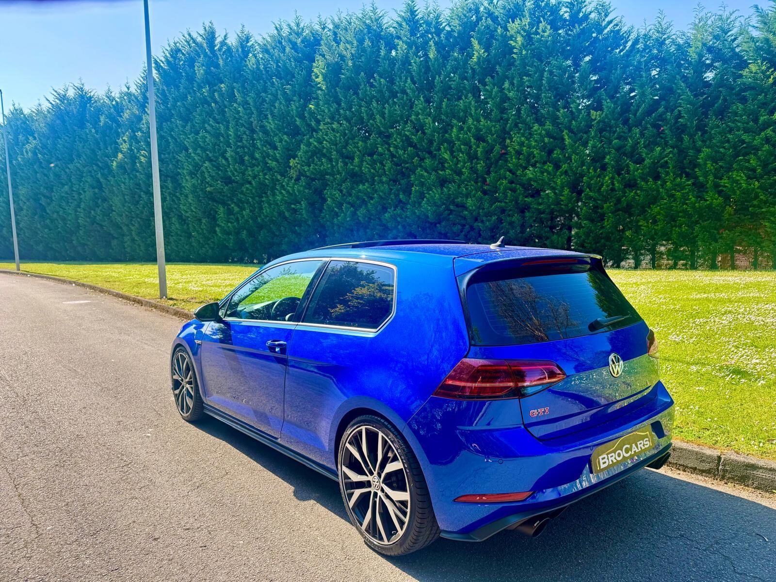VOLKSWAGEN GOLF GTI 