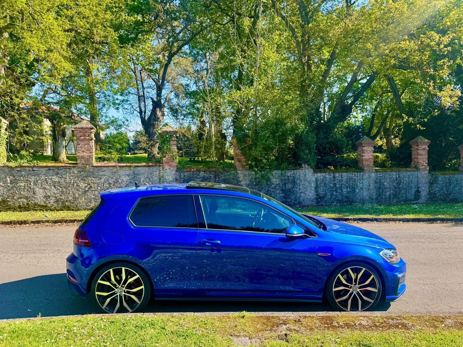 VOLKSWAGEN GOLF GTI 