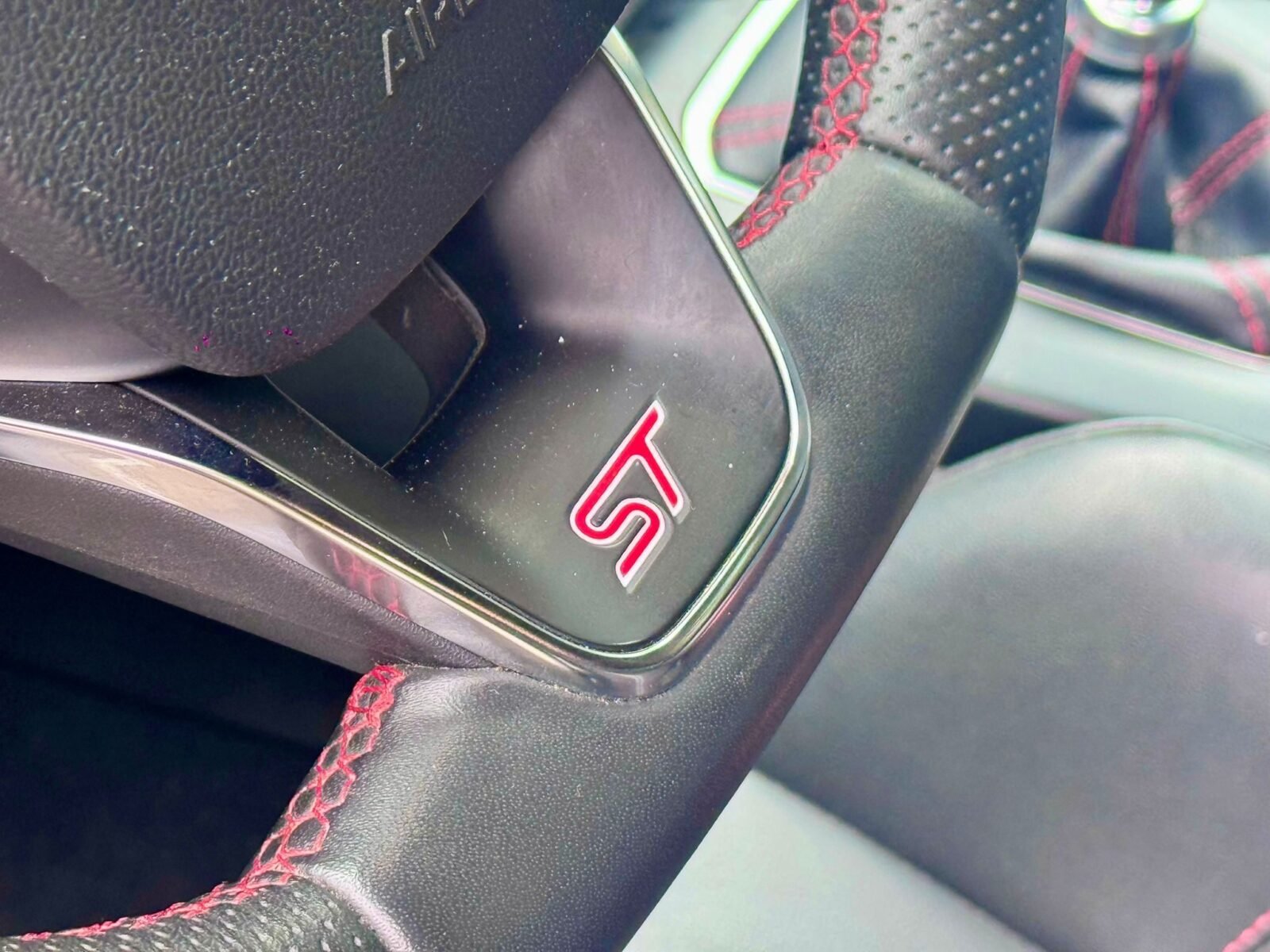 FORD Focus ST EDITION PERFORMANCE 