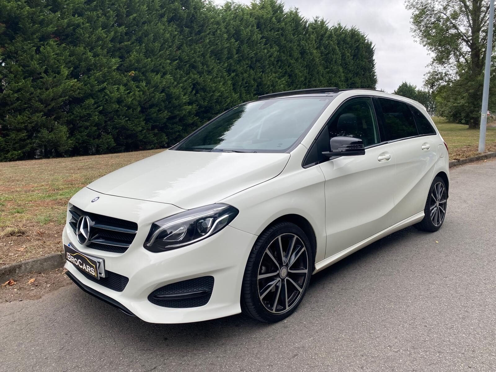 MERCEDES-BENZ B 180 CDI AMG