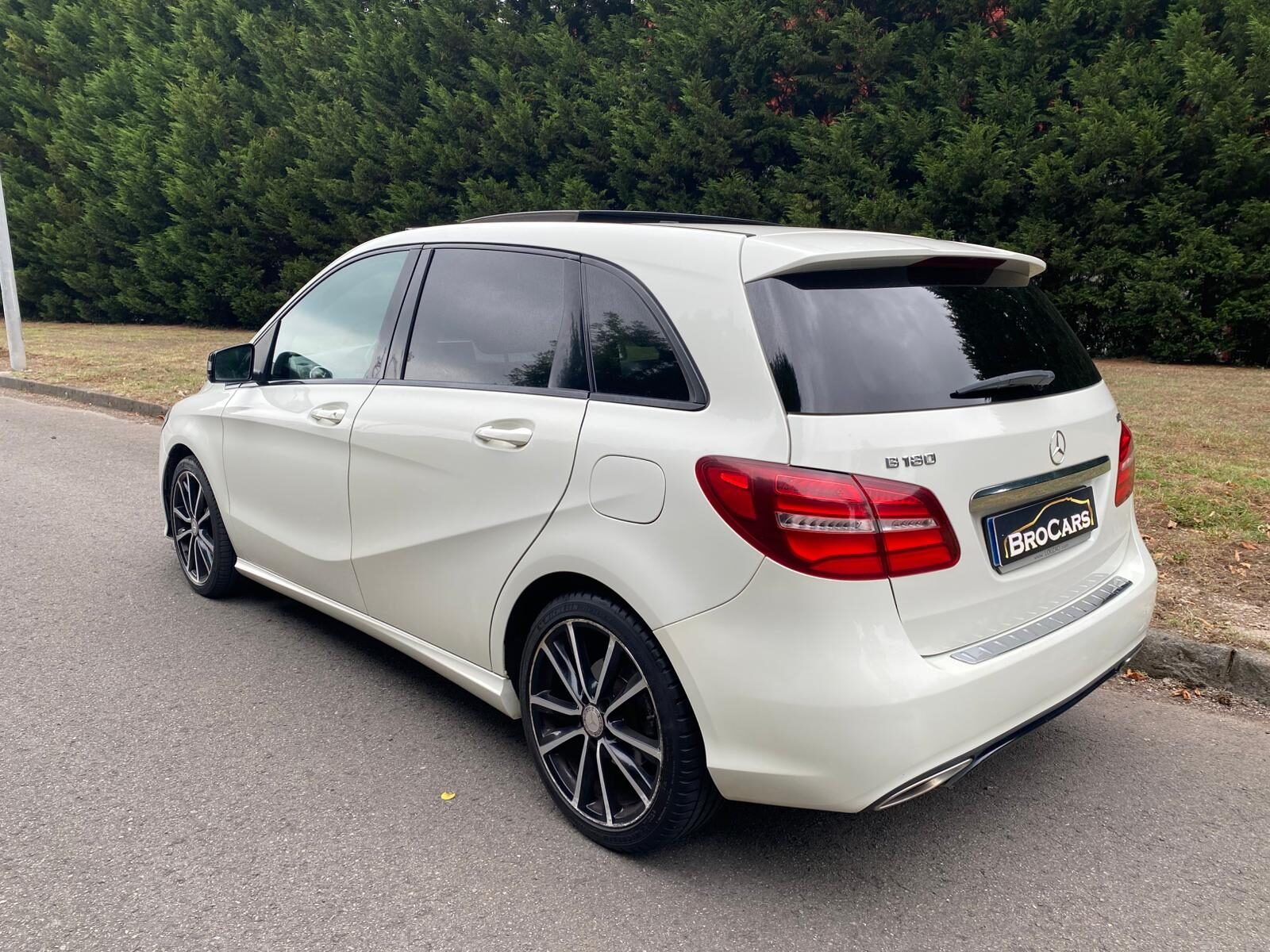 MERCEDES-BENZ B 180 CDI AMG