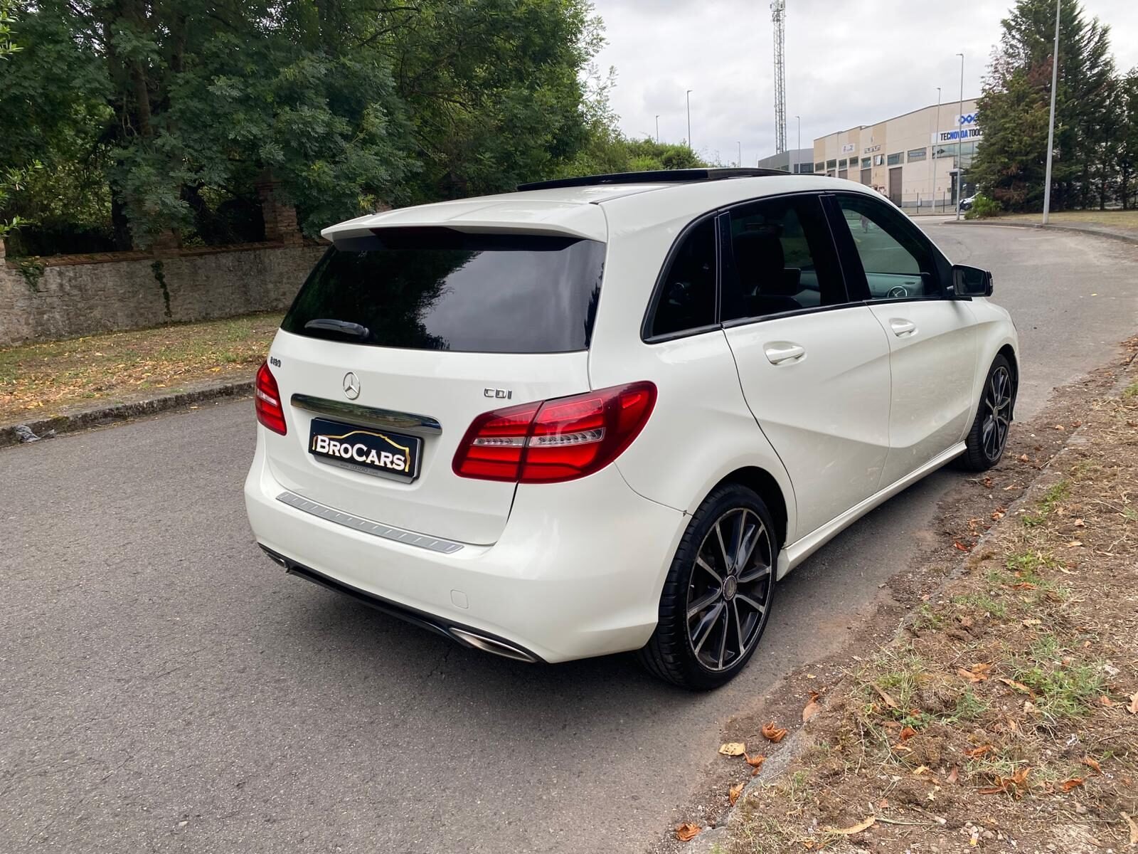 MERCEDES-BENZ B 180 CDI AMG