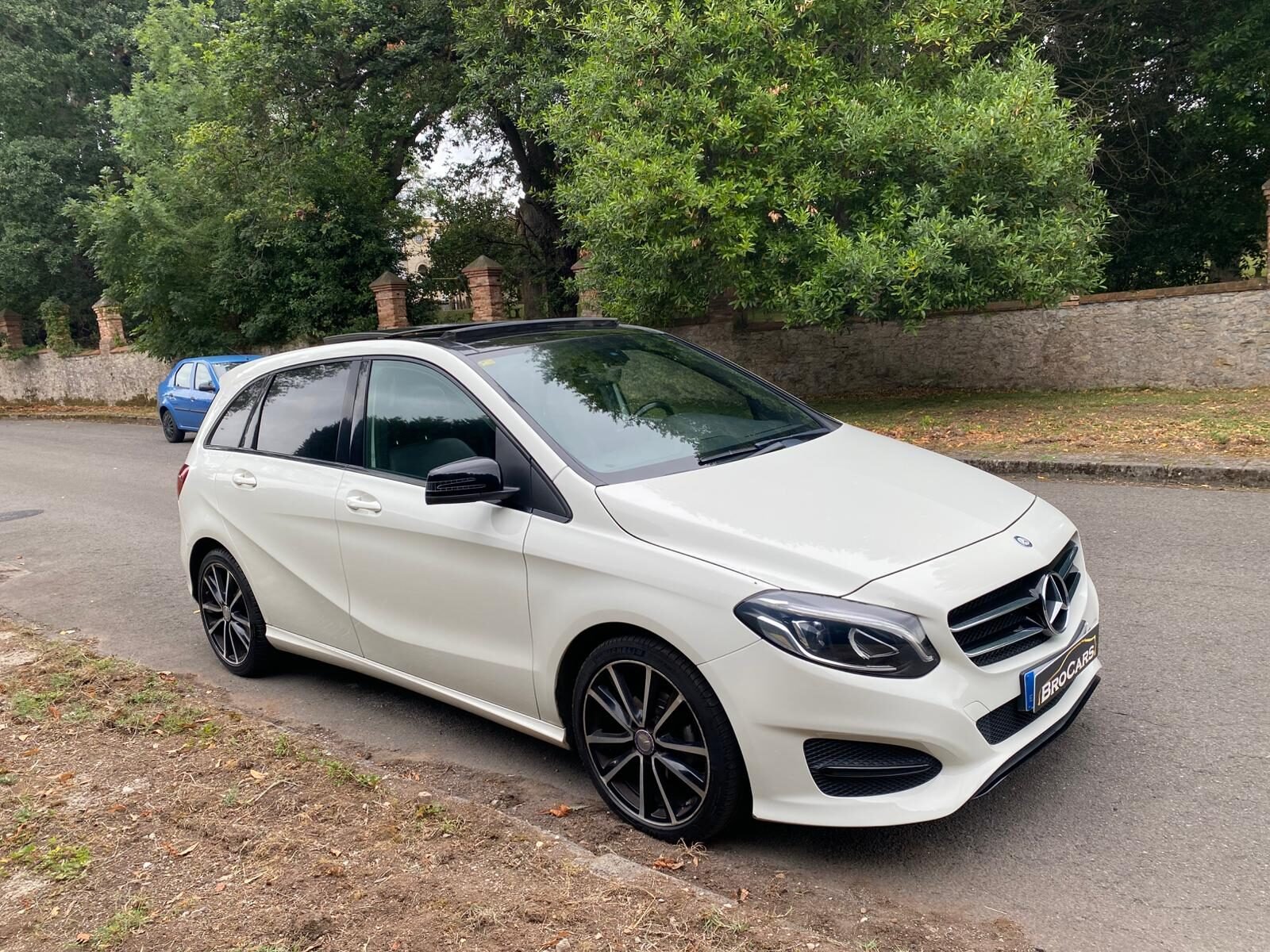 MERCEDES-BENZ B 180 CDI AMG