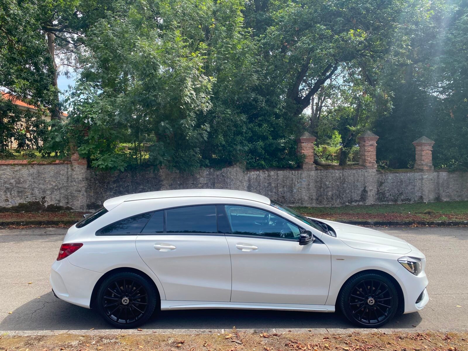 MERCEDES-BENZ CLA 200 D AMG SHOOTINGBRAKE