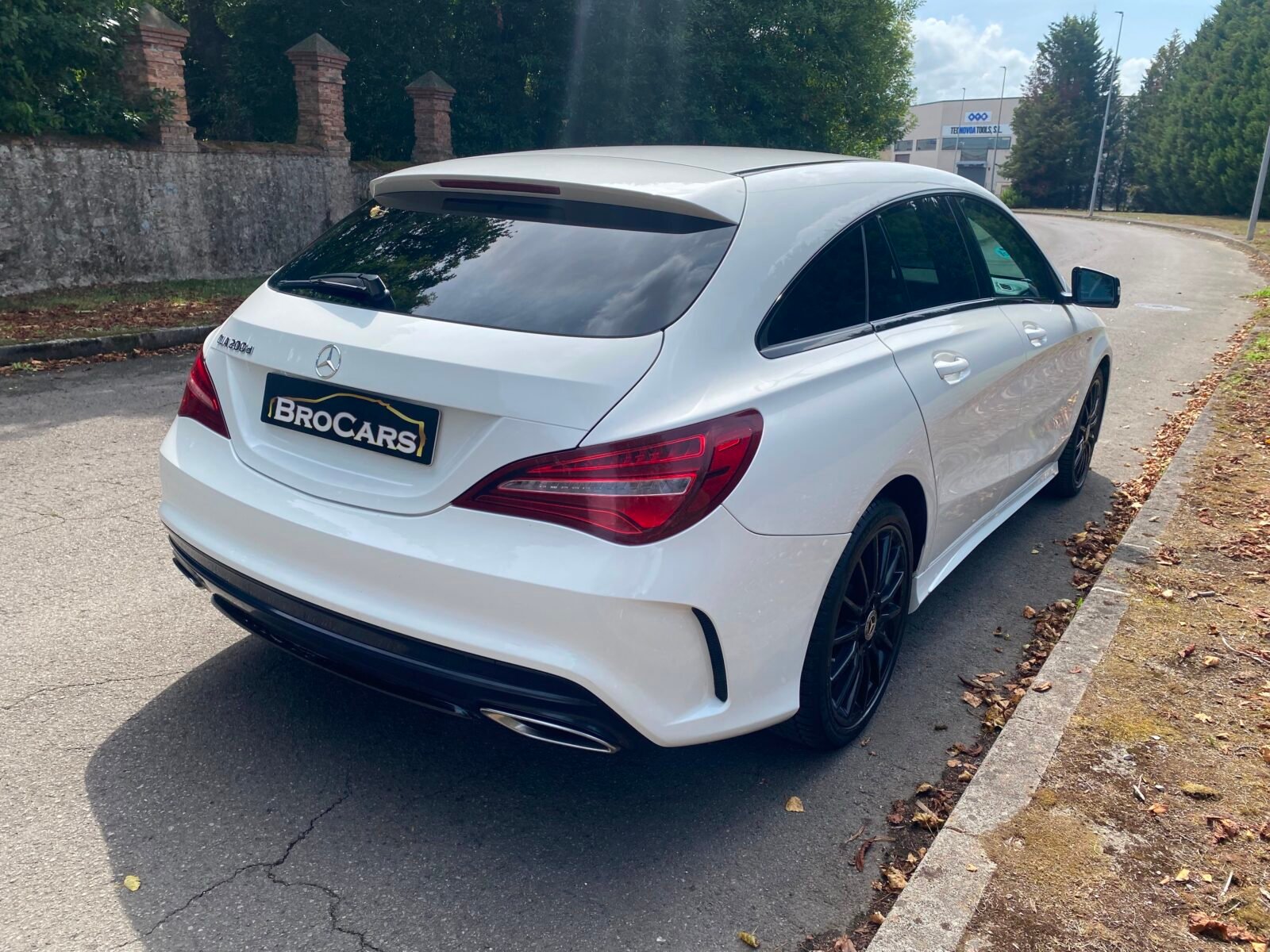 MERCEDES-BENZ CLA 200 D AMG SHOOTINGBRAKE