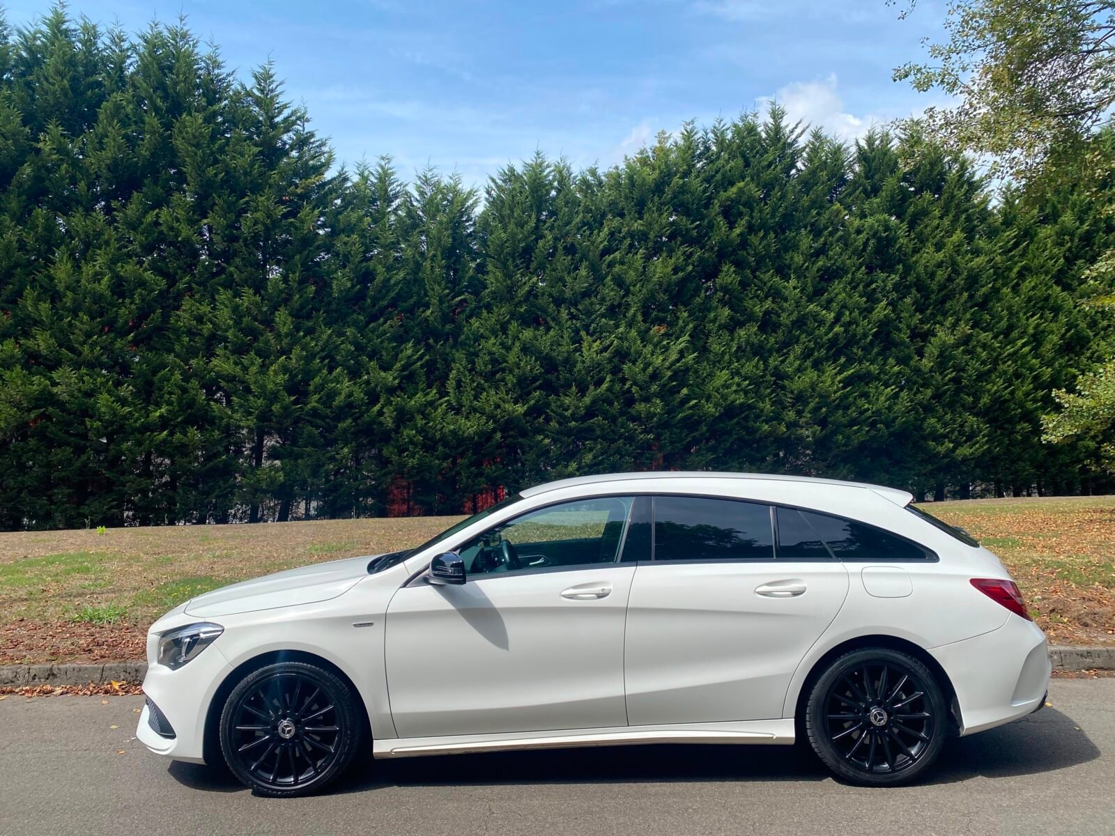 MERCEDES-BENZ CLA 200 D AMG SHOOTINGBRAKE